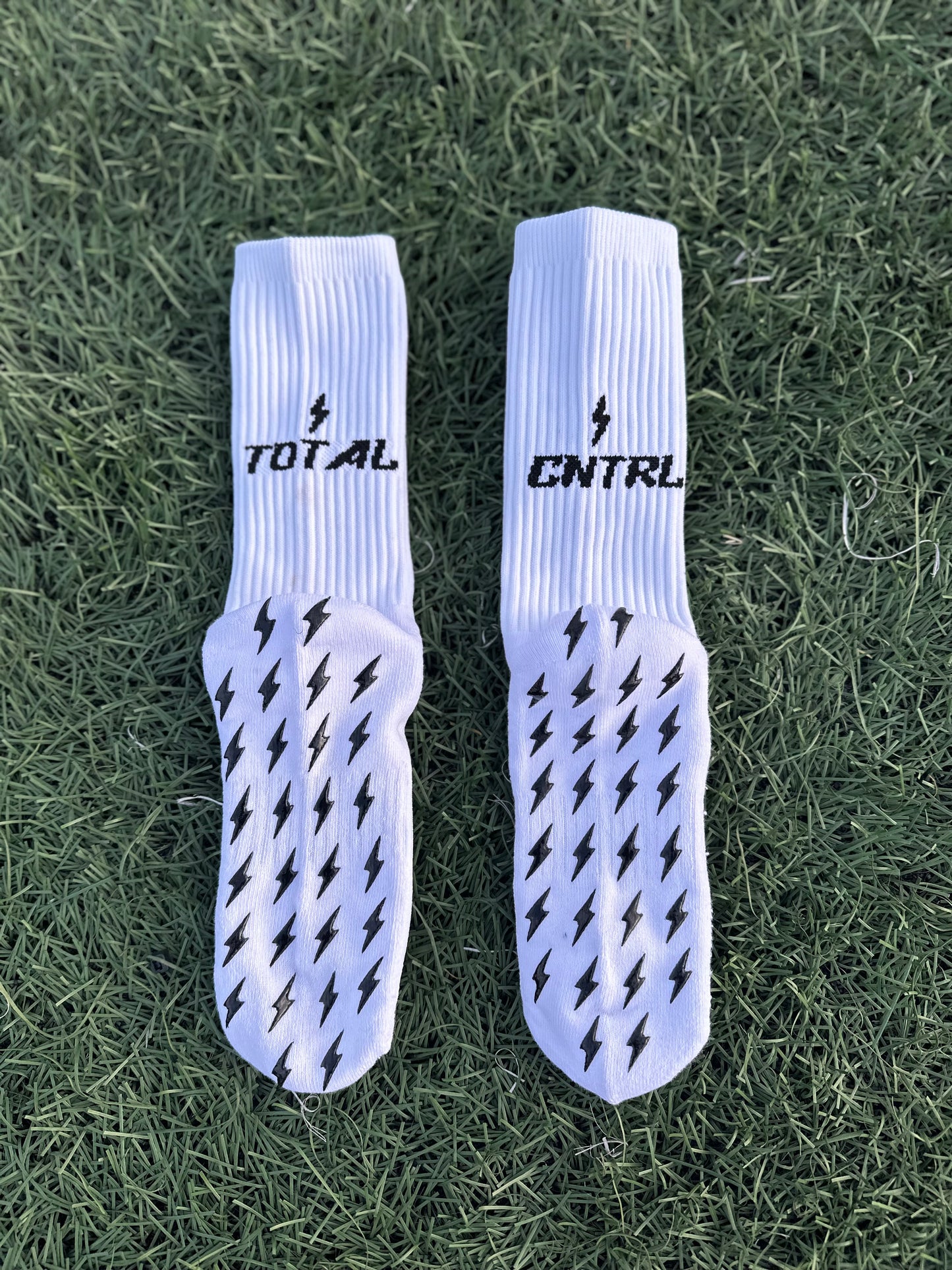 "Total Cntrl" Grip Socks